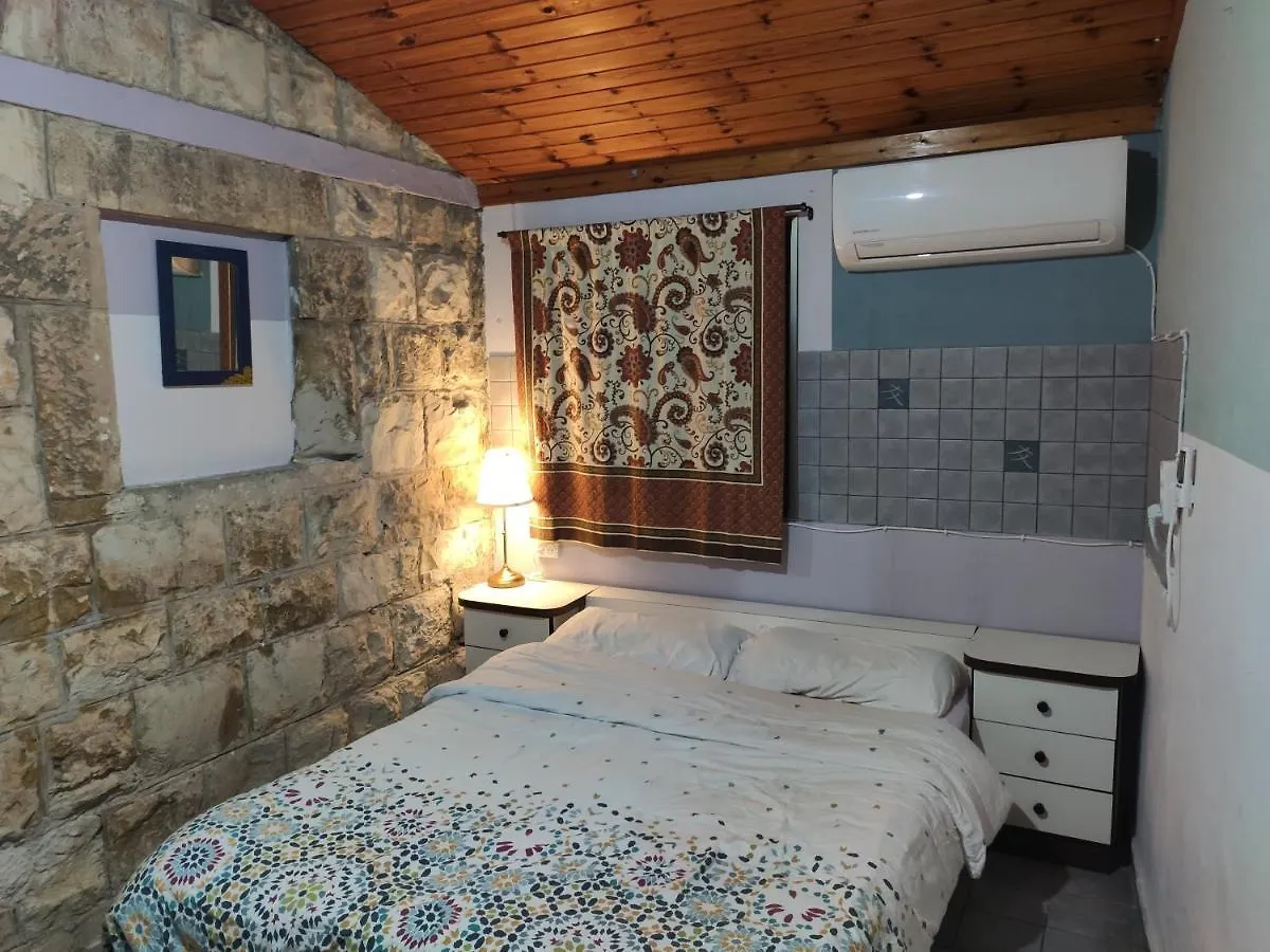 Hostel Nest House Χάιφα